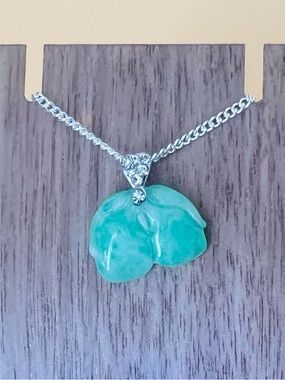 Green Jade peach design silver plated Pendant Necklace